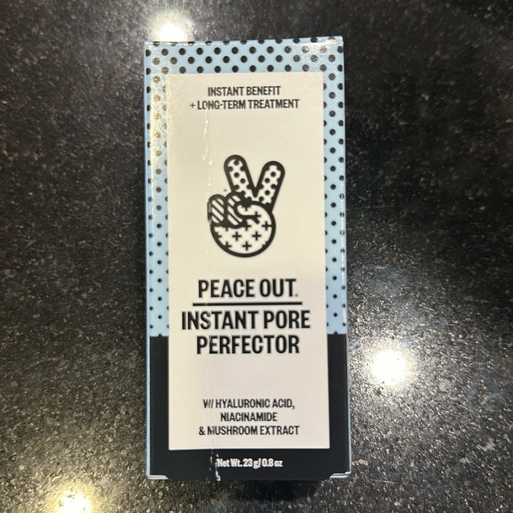 Peace Out. Instant Pore Perfector